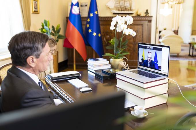 Predsednik Pahor se je danes po video povezavi pogovarjal s predsednikom Litve Nausedo